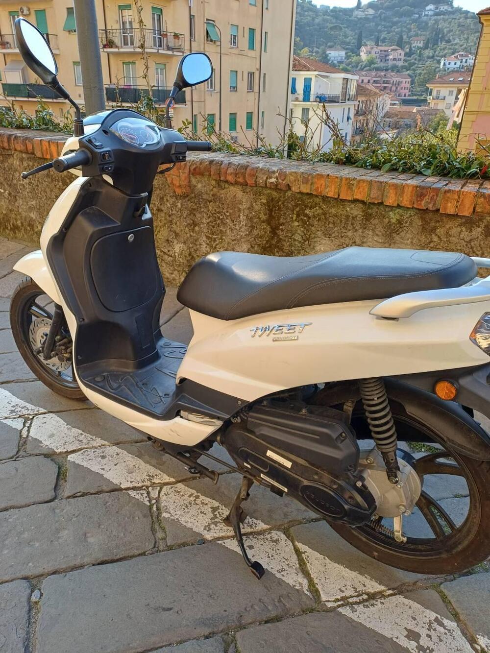 Peugeot Tweet 50 Active (2021 - 25) (4)