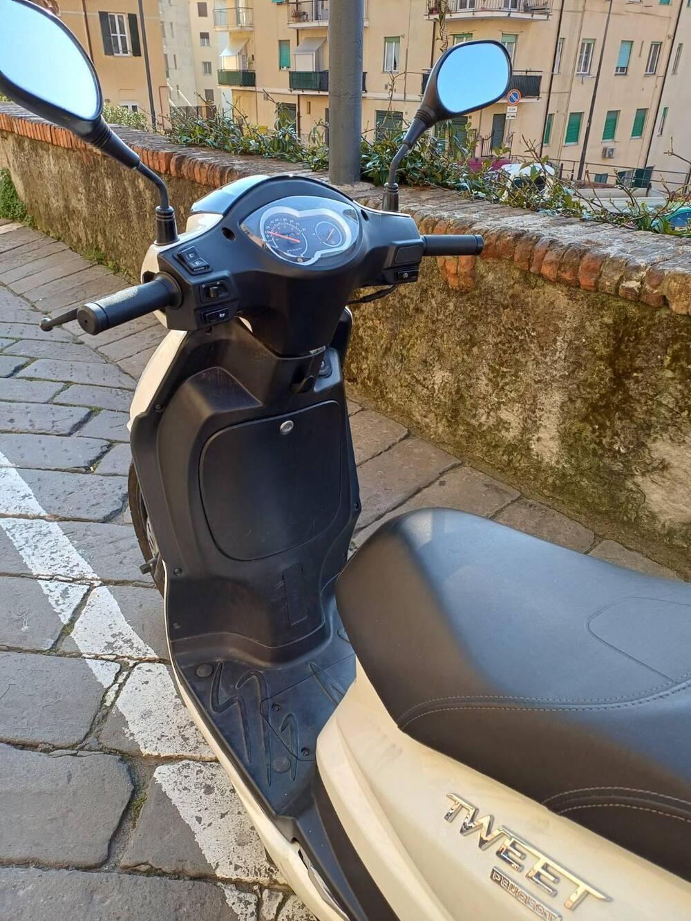 Peugeot Tweet 50 Active (2021 - 25) (5)