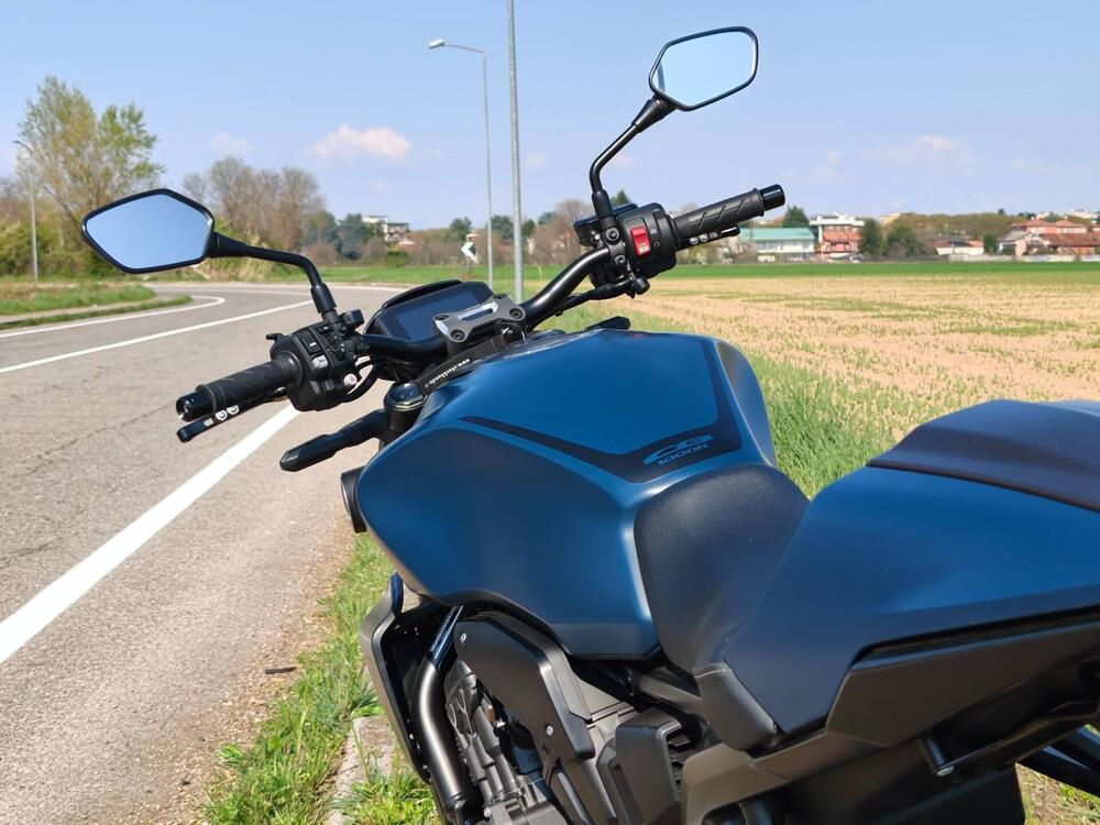 Honda CB 1000 R Black Edition (2021 - 25) (9)