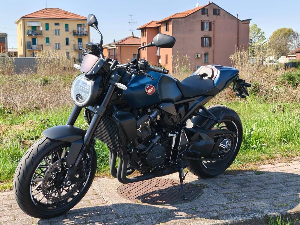 Honda CB 1000 R Black Edition (2021 - 25) (11)