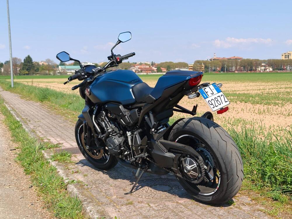 Honda CB 1000 R Black Edition (2021 - 25) (13)