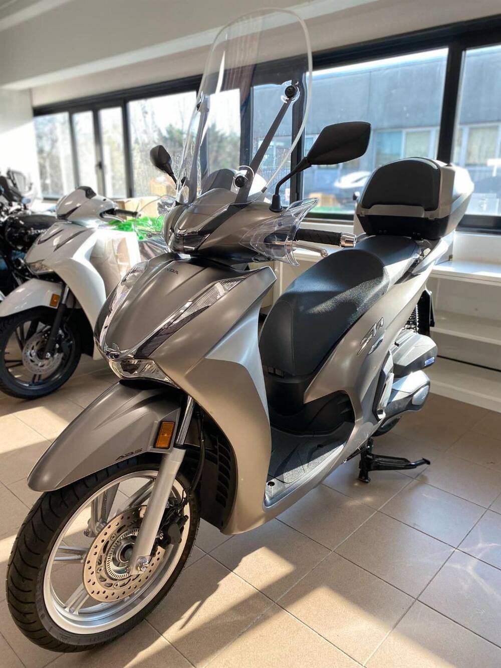 Honda SH 350 (2021 - 24) (4)