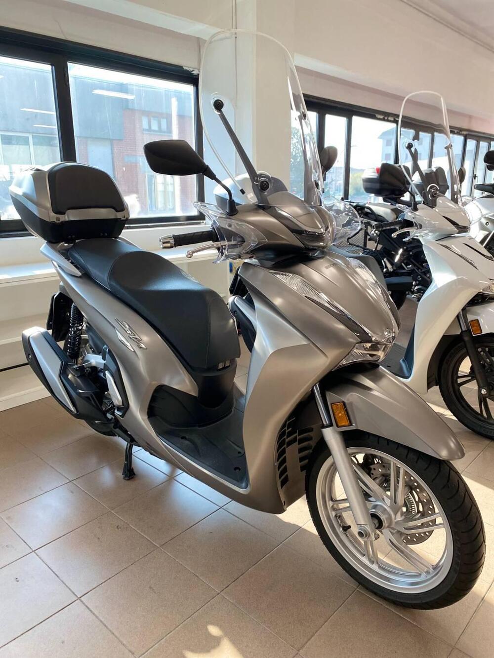 Honda SH 350 (2021 - 24) (6)