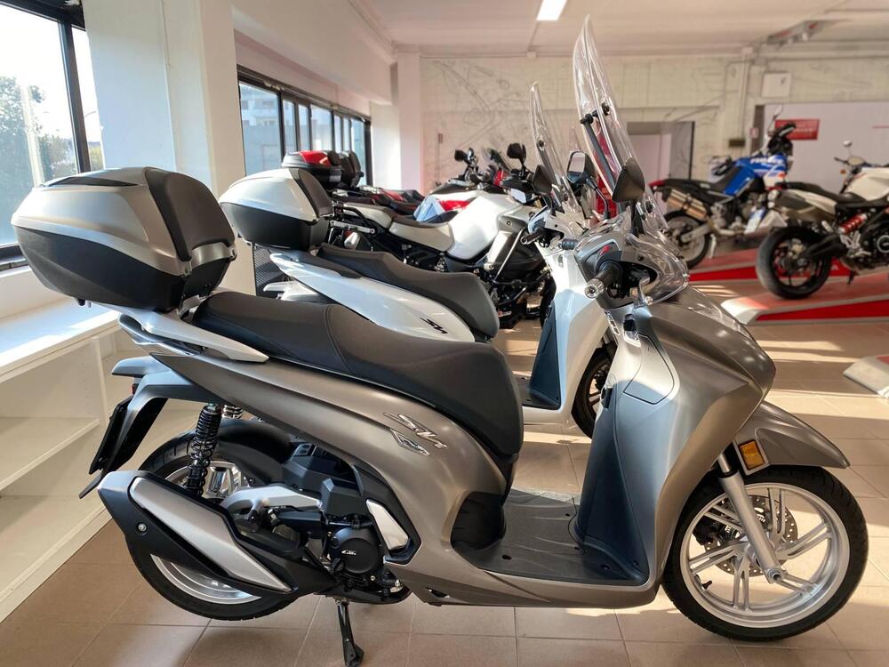 Honda SH 350 (2021 - 24) (9)