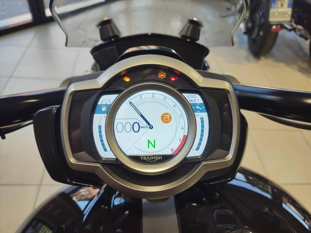 Triumph Rocket 3 R 221 (2021 - 23) (5)