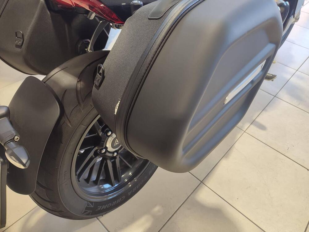 Triumph Rocket 3 R 221 (2021 - 23) (11)