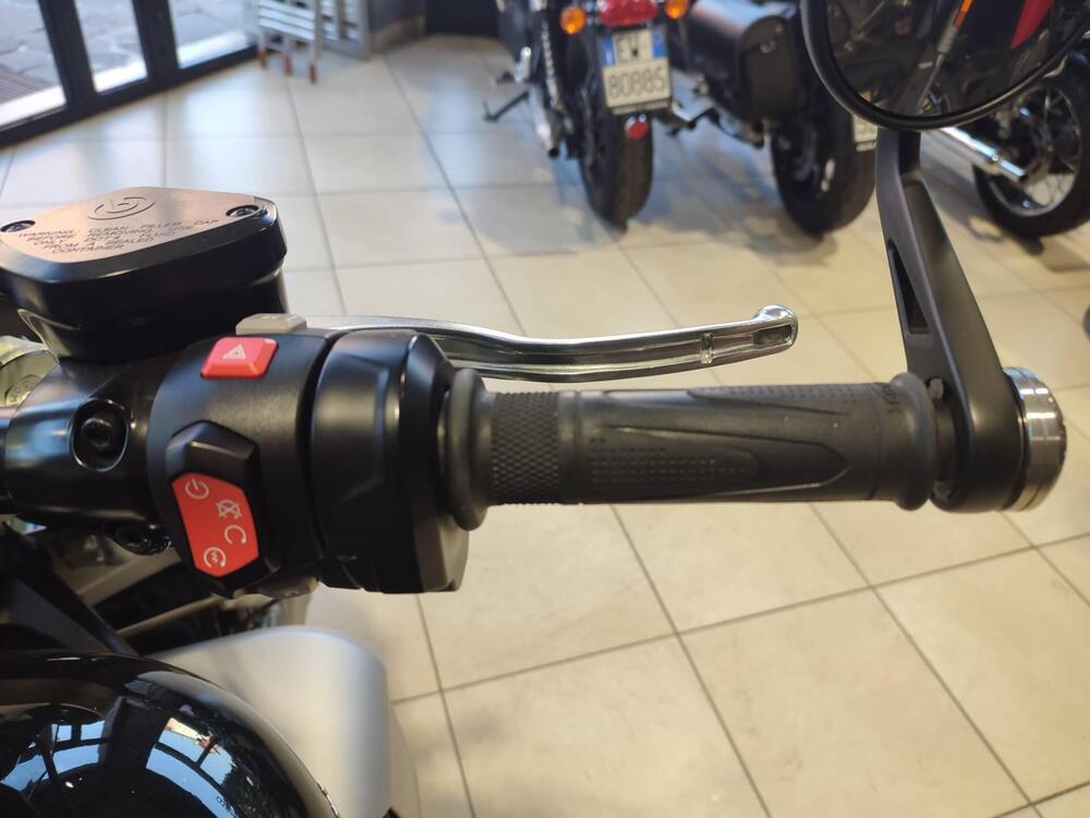 Triumph Rocket 3 R 221 (2021 - 23) (14)