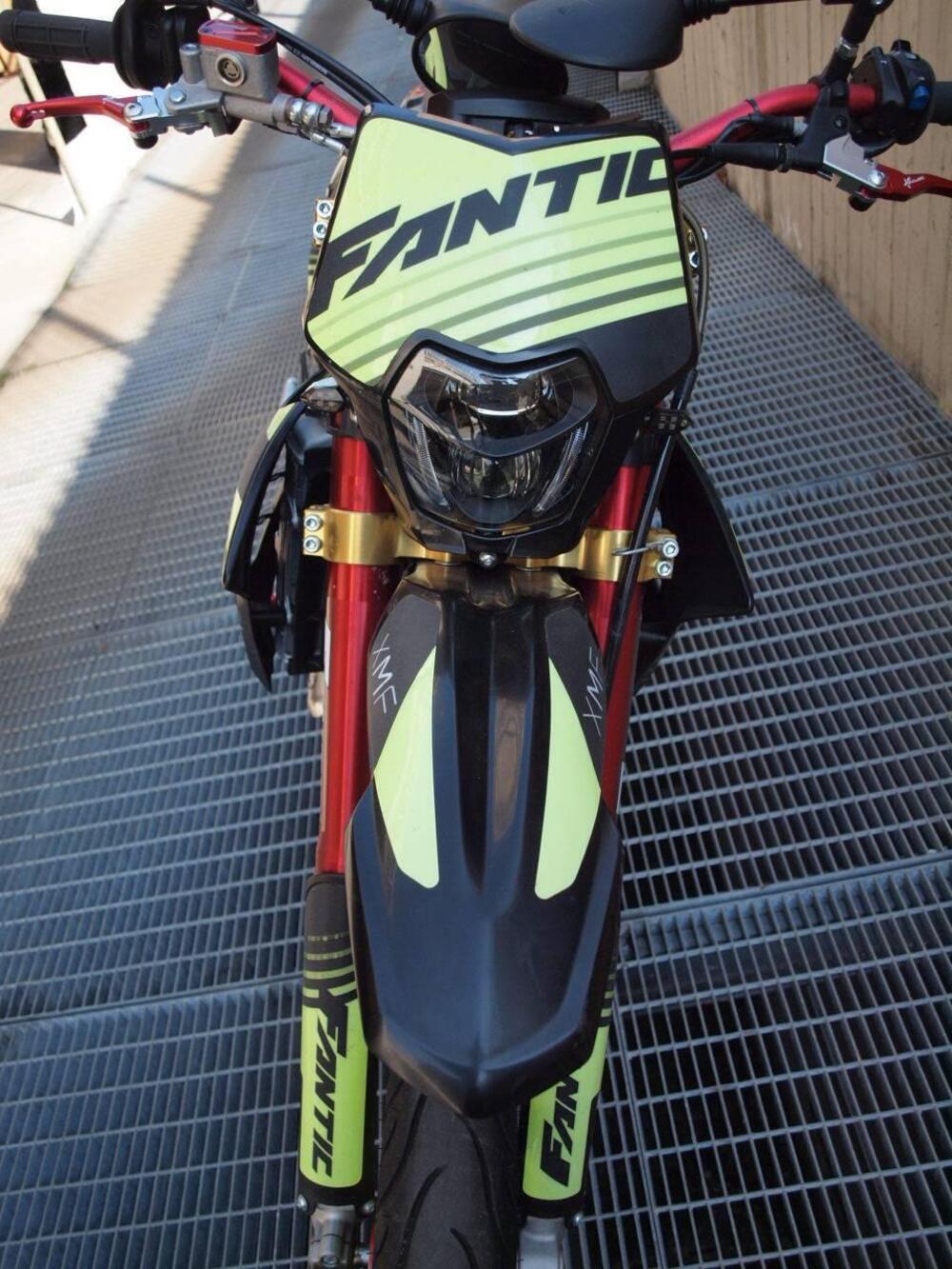 Fantic Motor XMF 125 Motard Performance 4T (2023 - 24) (2)