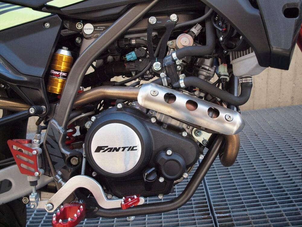 Fantic Motor XMF 125 Motard Performance 4T (2023 - 24) (4)