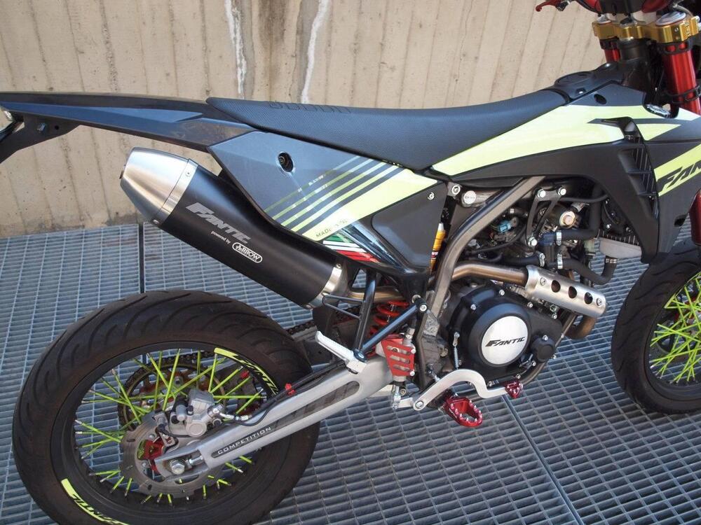 Fantic Motor XMF 125 Motard Performance 4T (2023 - 24) (5)