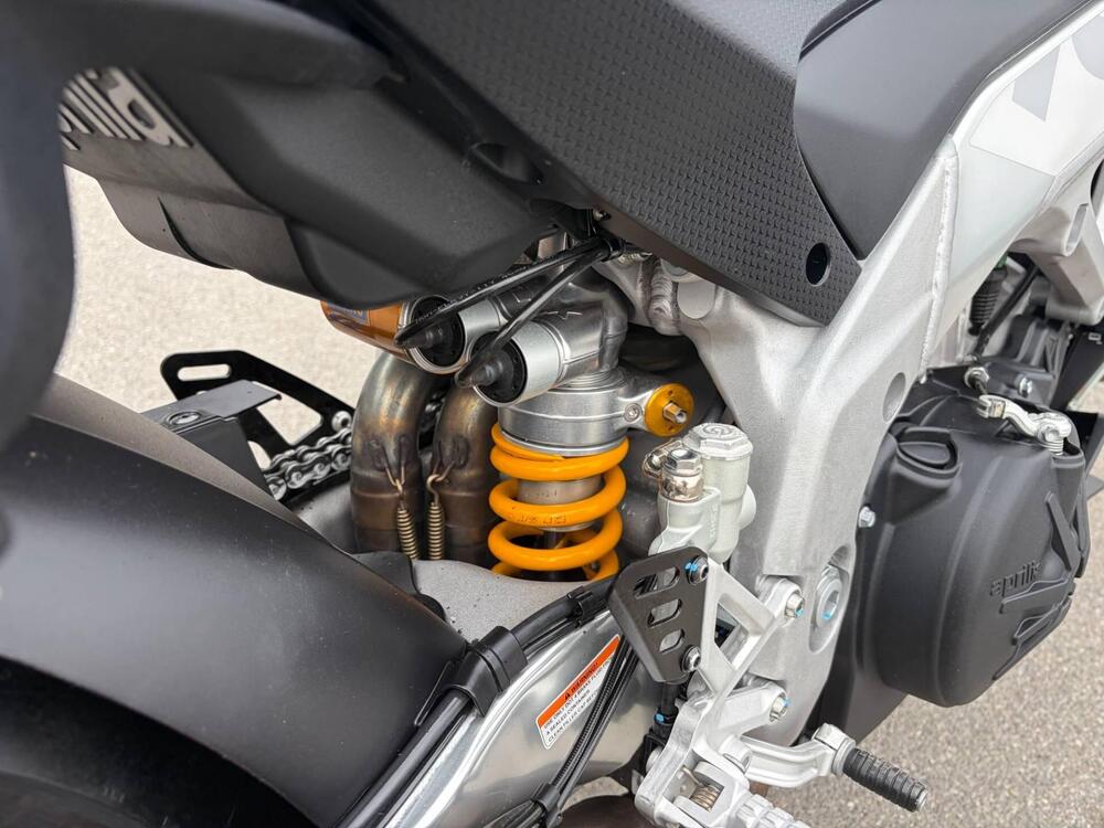 Aprilia Tuono V4 Factory Speed White (2023 - 24) (3)