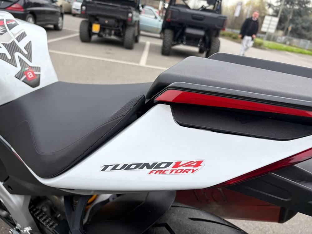 Aprilia Tuono V4 Factory Speed White (2023 - 24) (5)