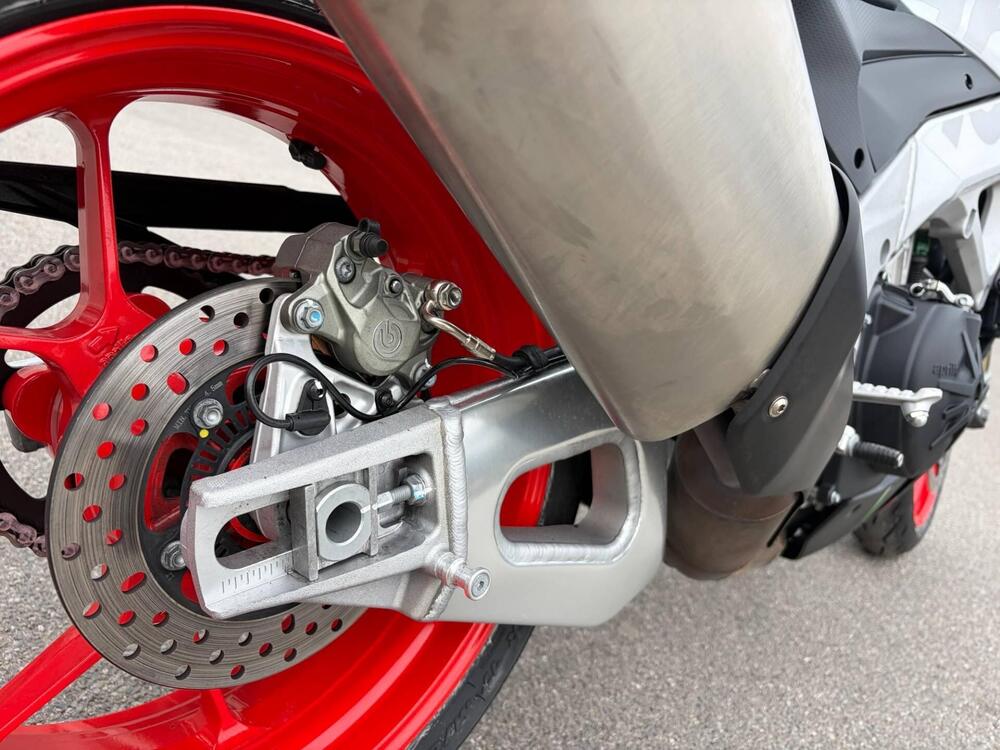 Aprilia Tuono V4 Factory Speed White (2023 - 24) (9)