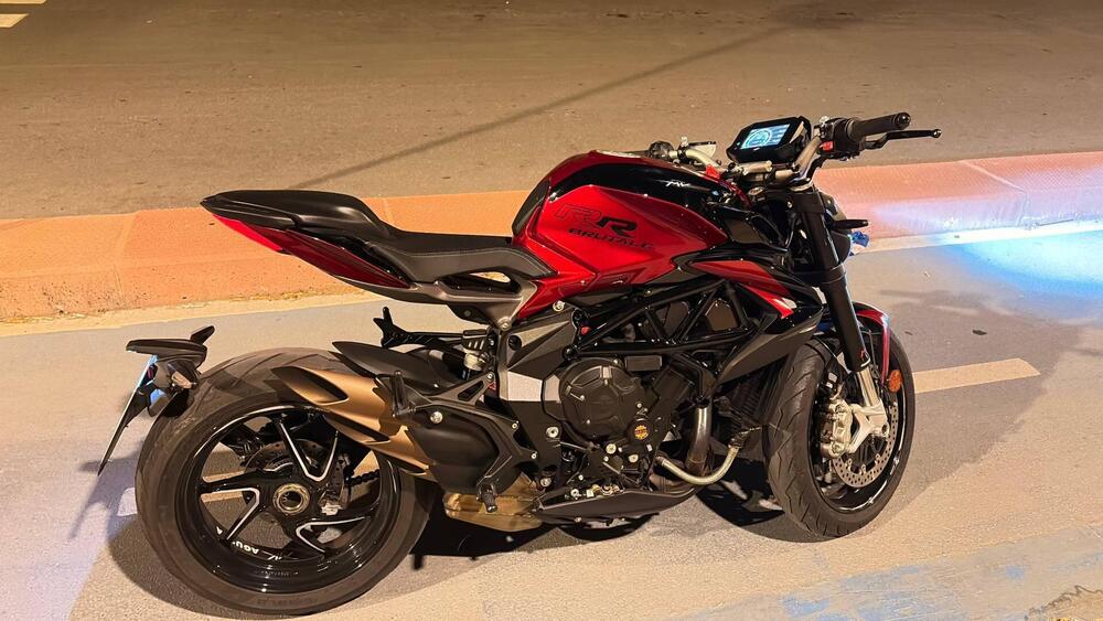 MV Agusta Brutale 800 RR (2021 - 25) (2)