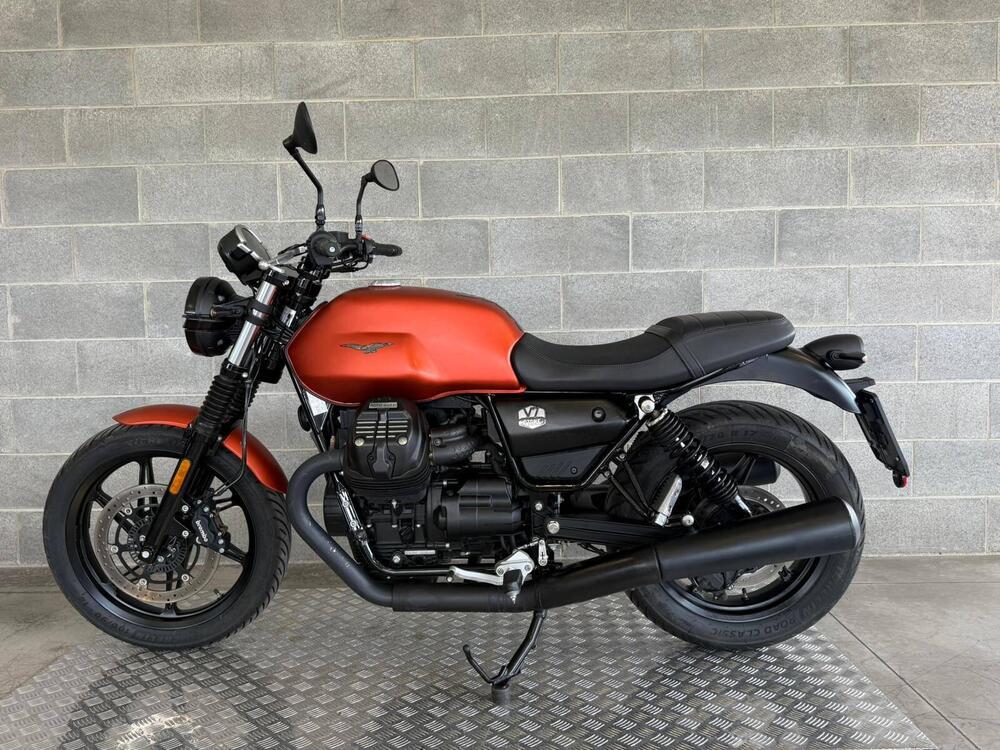 Moto Guzzi V7 Stone Centenario (2021 - 22) (4)