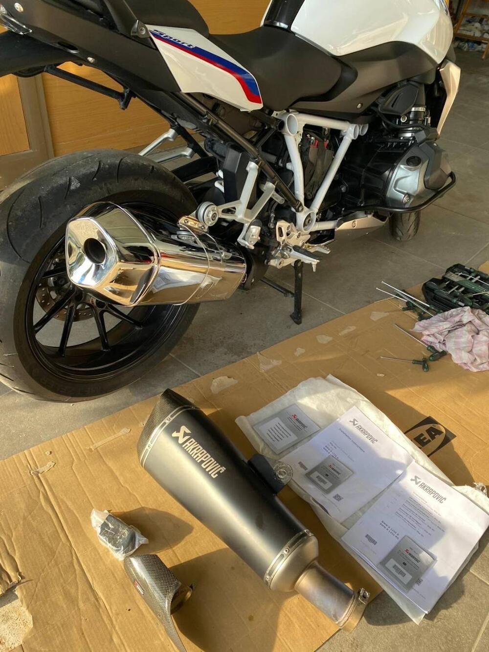 Marmitta silenziatore AKRAPOVIC