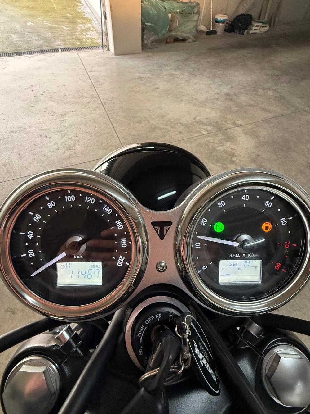 Triumph Bonneville T100 (2017 - 20) (8)