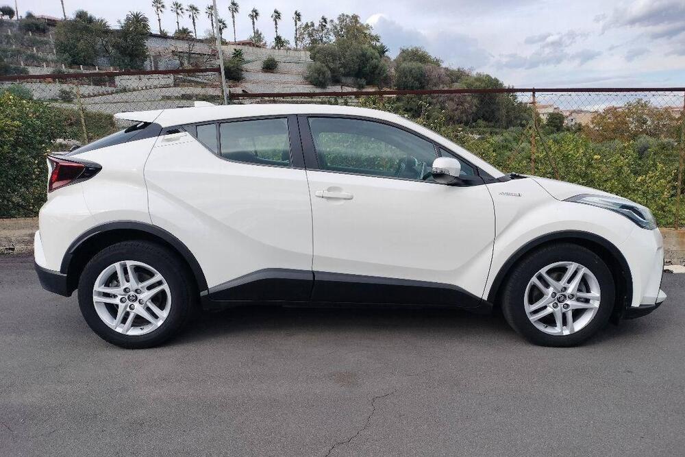 Toyota Toyota C-HR usata a Catania (3)