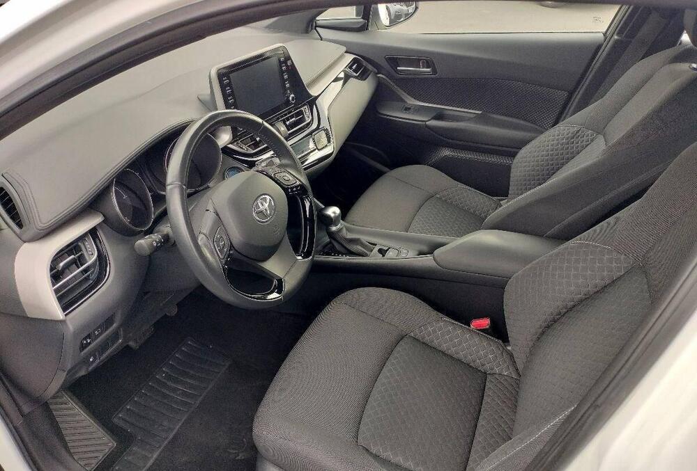 Toyota Toyota C-HR usata a Catania (8)