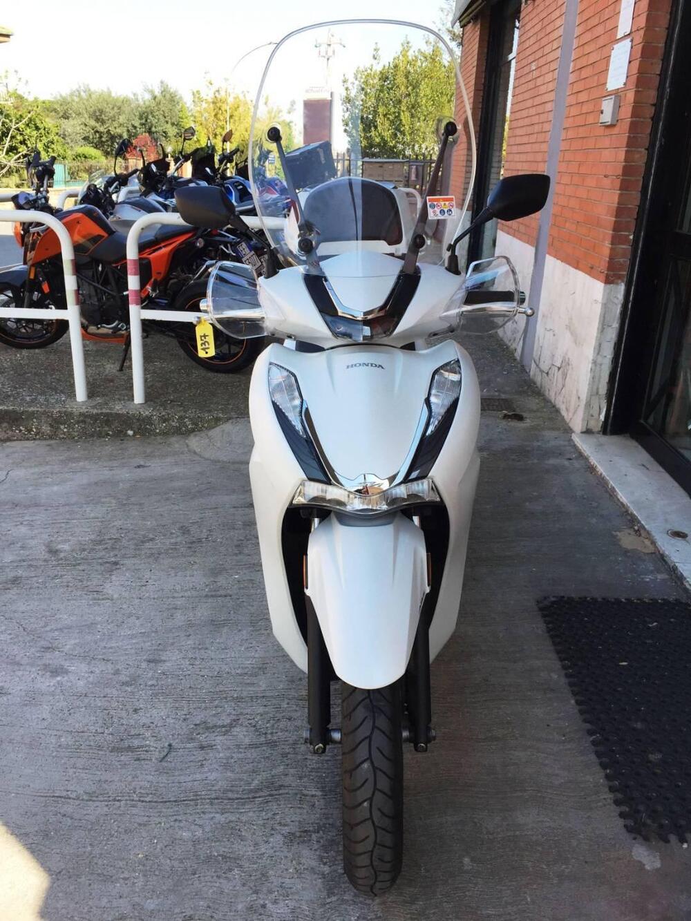 Honda SH 350 (2021 - 24) (3)