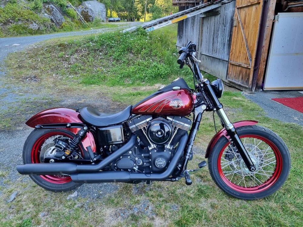 Harley-Davidson 1690 Street Bob Special (2015 - 16) - FXDB (4)