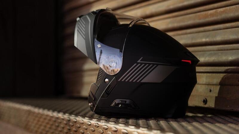 Perch&eacute; i caschi modulari connessi conquistano sempre pi&ugrave; motociclisti?