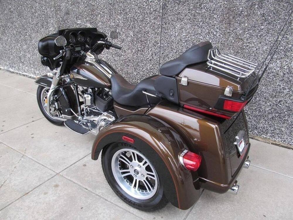 Harley-Davidson 107 Tri Glide Ultra Classic (2014 - 15) - FLHTCUTG (3)