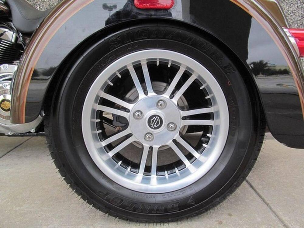 Harley-Davidson 107 Tri Glide Ultra Classic (2014 - 15) - FLHTCUTG (4)