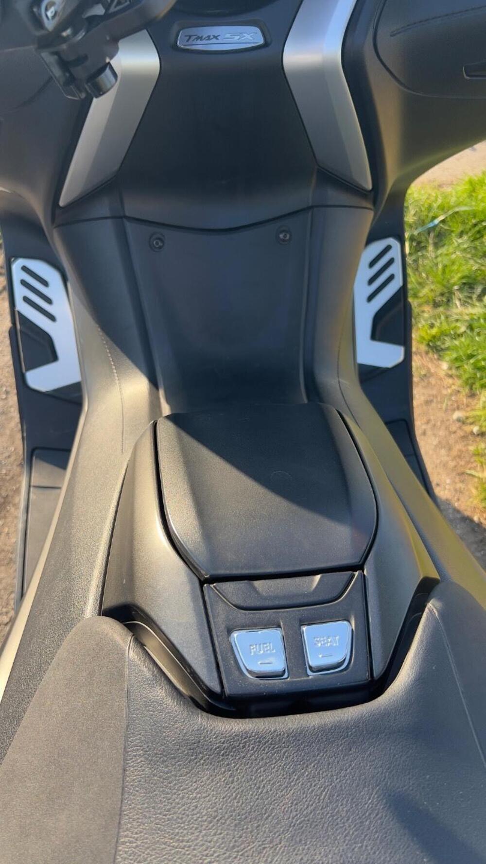 Yamaha T-Max 530 (2017 - 19) (4)