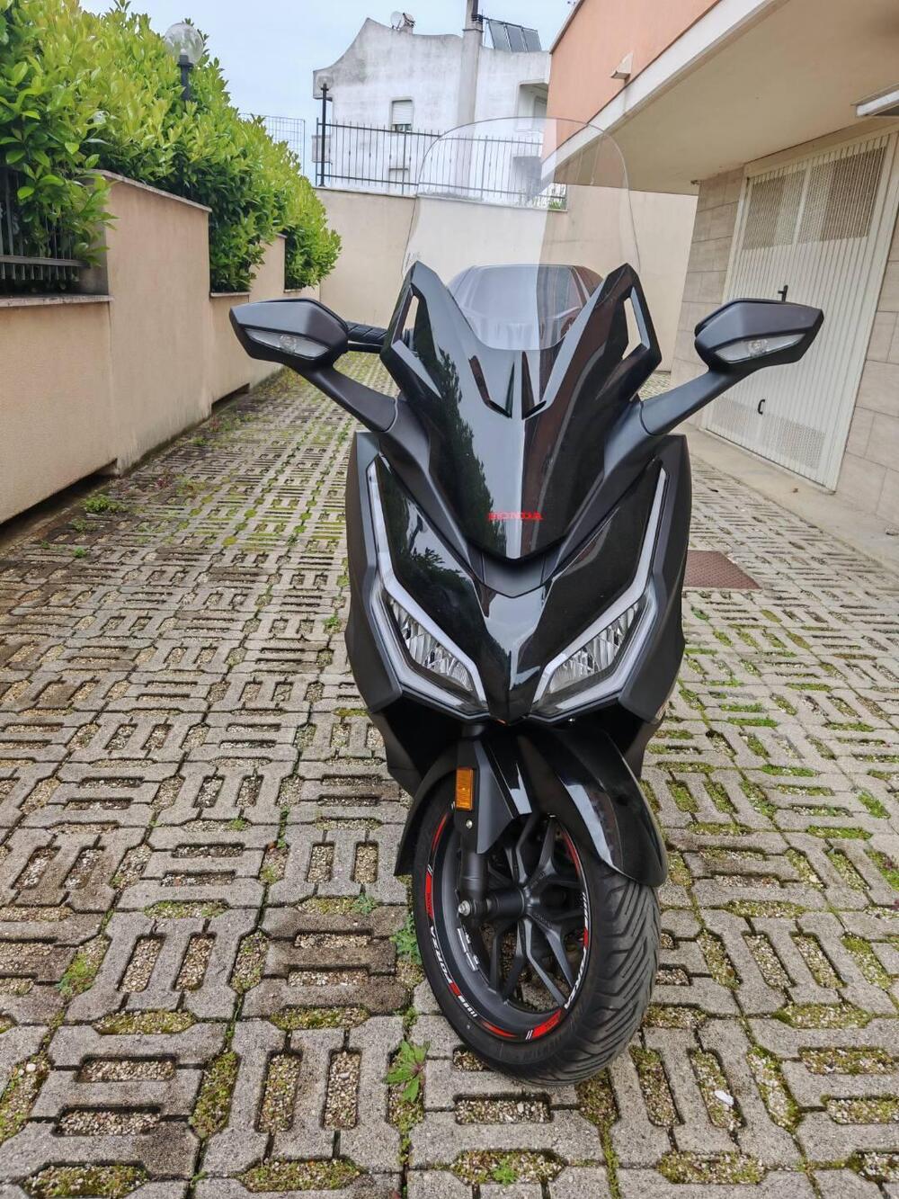 Honda Forza 350 Deluxe (2025 - 26) (4)