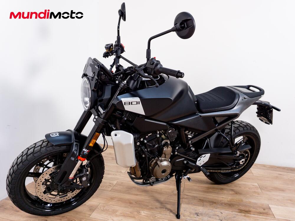 Husqvarna Svartpilen 801 (2024 - 26) (7)