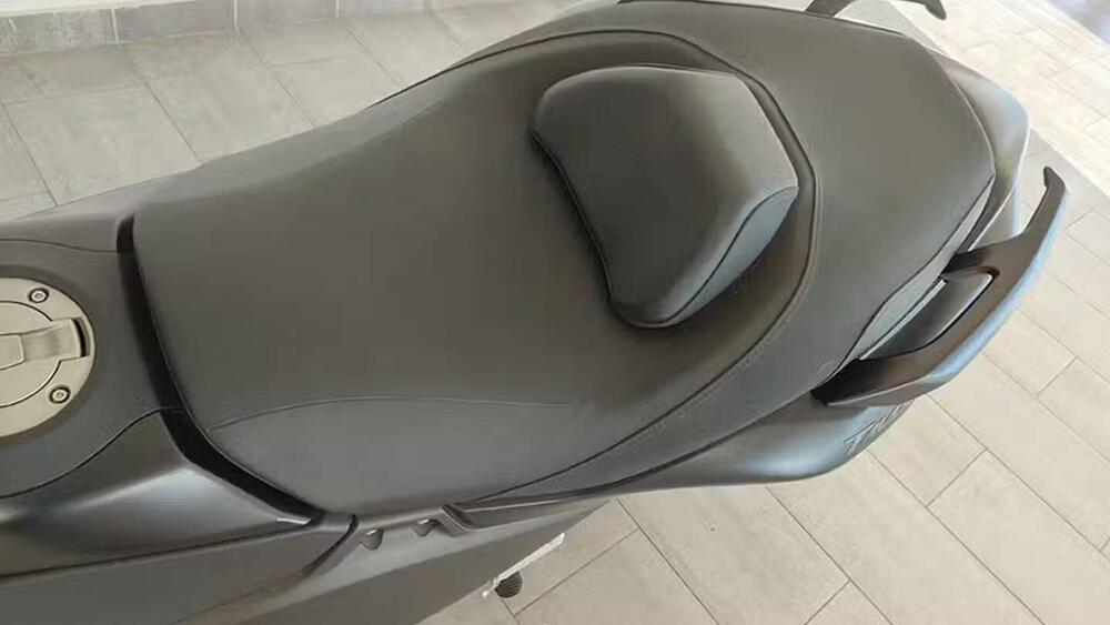 Yamaha T-Max 560 (2022 - 24) (8)