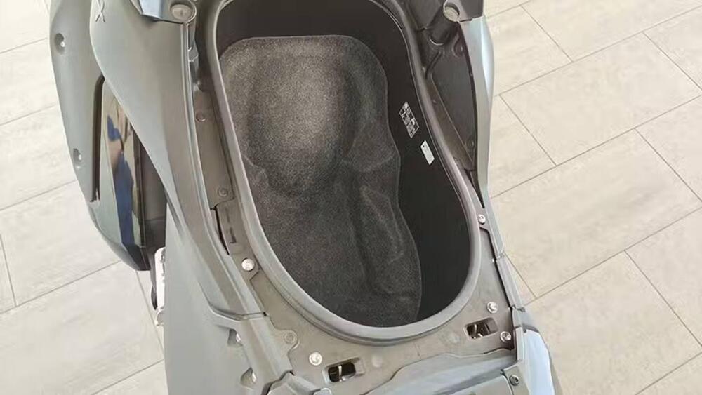 Yamaha T-Max 560 (2022 - 24) (9)