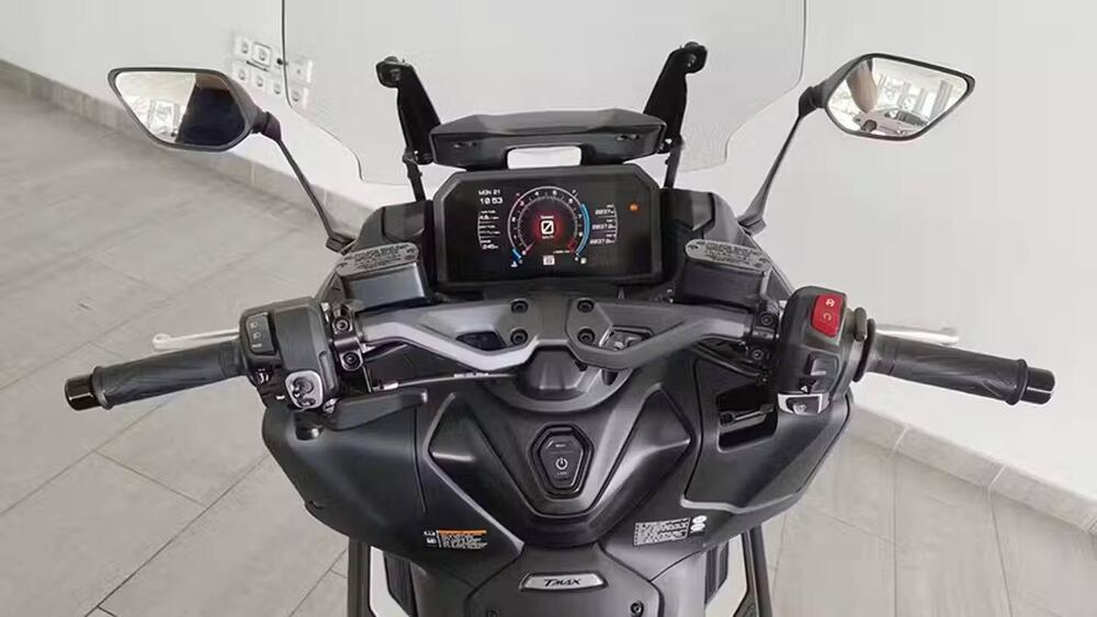 Yamaha T-Max 560 (2022 - 24) (10)