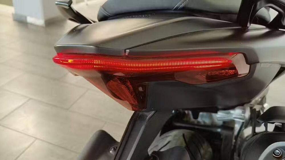 Yamaha T-Max 560 (2022 - 24) (13)