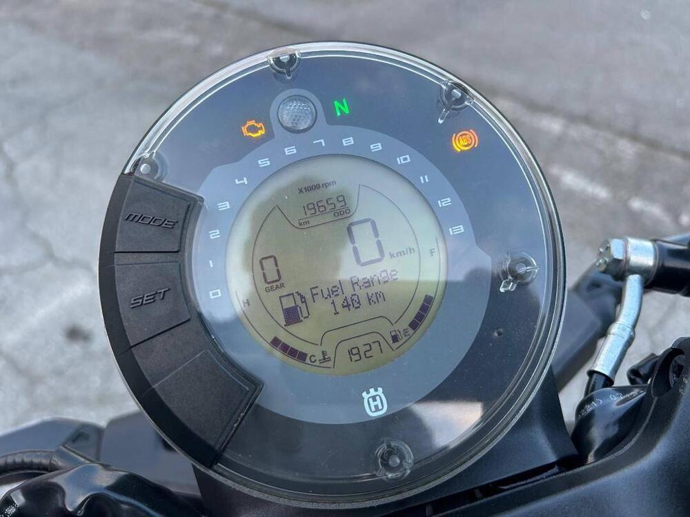 Husqvarna Vitpilen 401 (2021 - 23) (7)