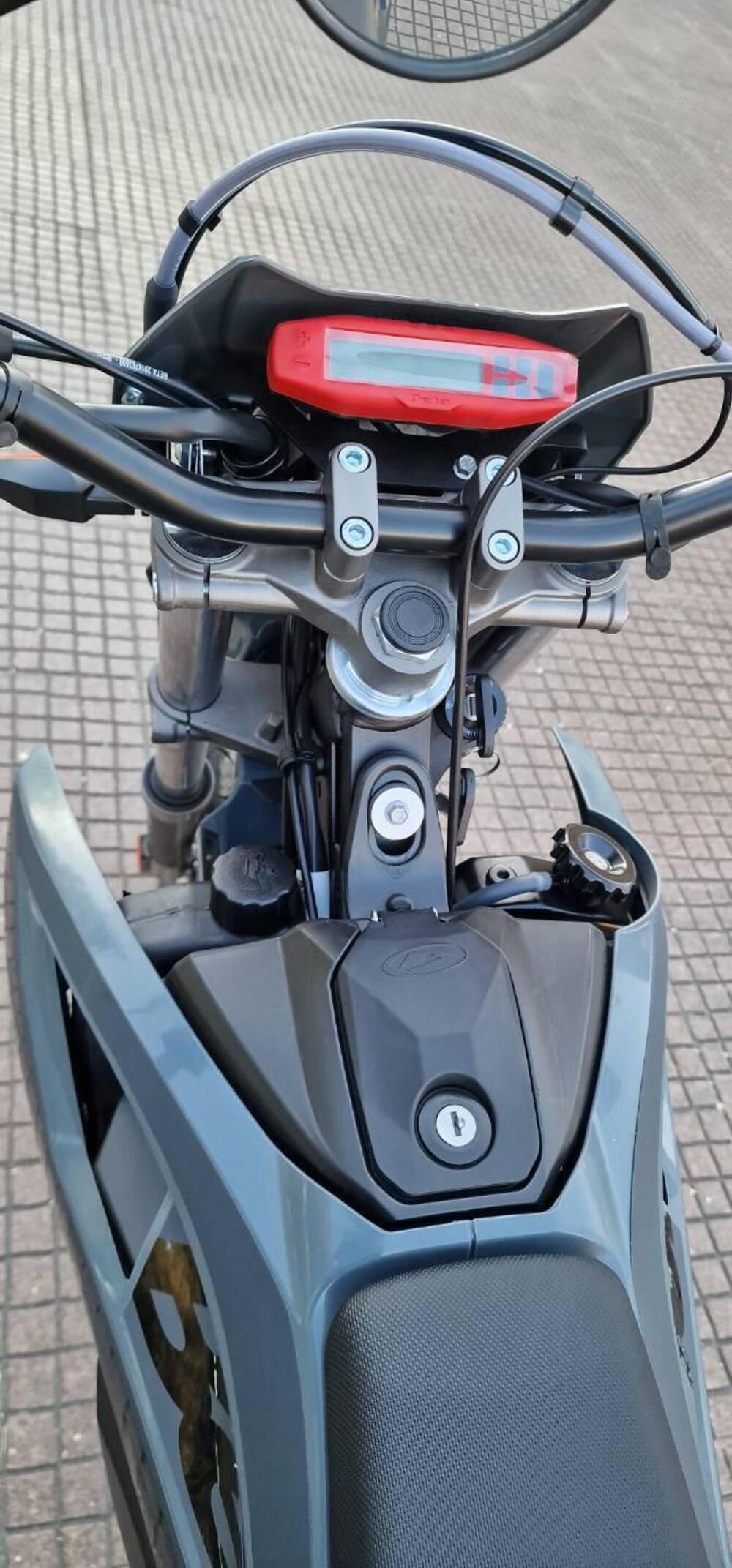 Betamotor RR 50 Motard - X Special Edition (2024 - 26) (2)