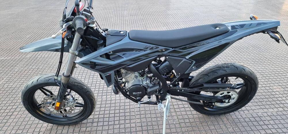 Betamotor RR 50 Motard - X Special Edition (2024 - 26) (3)