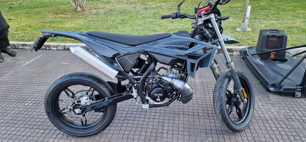 Betamotor RR 50 Motard - X Special Edition (2024 - 26) (6)