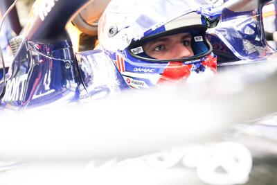 &ldquo;Questa F1 &egrave; difettosa. La lotta Mercedes-Ferrari? Sembra uno scherzo&rdquo;: Verstappen affonda il regolamento 2026