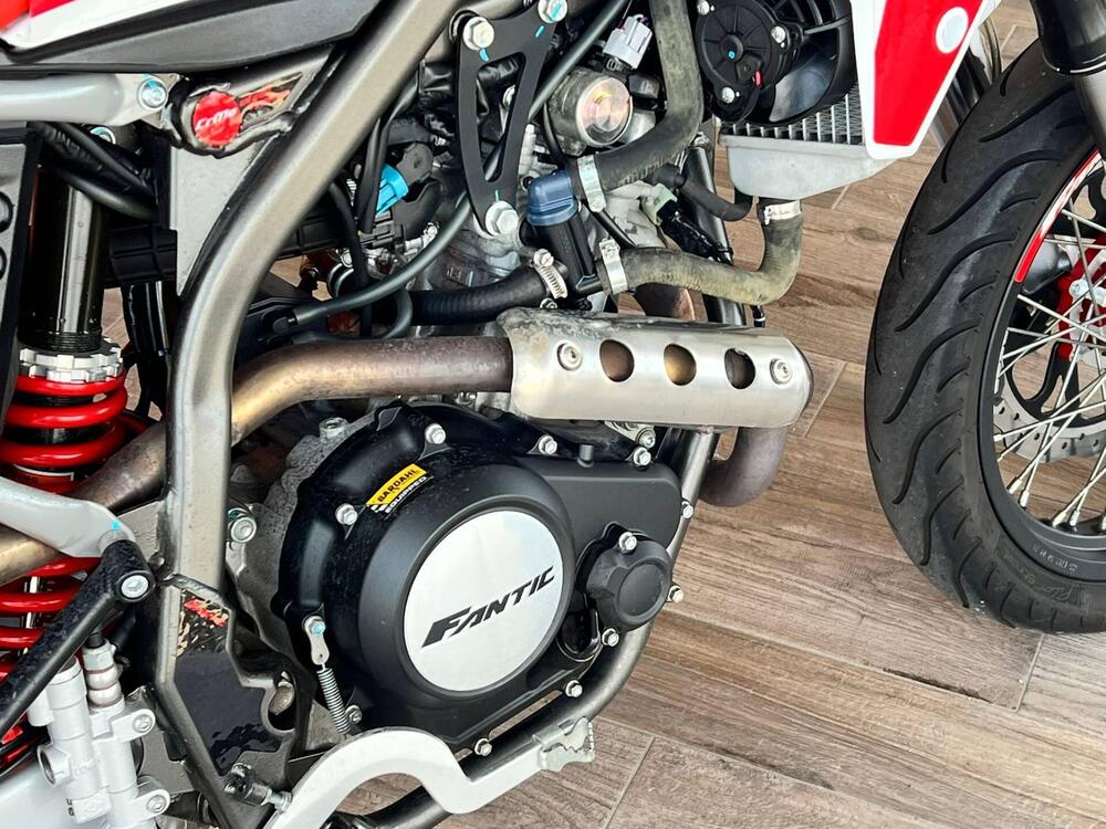 Fantic Motor XMF 125 Motard Performance 4t (2021 - 22) (3)