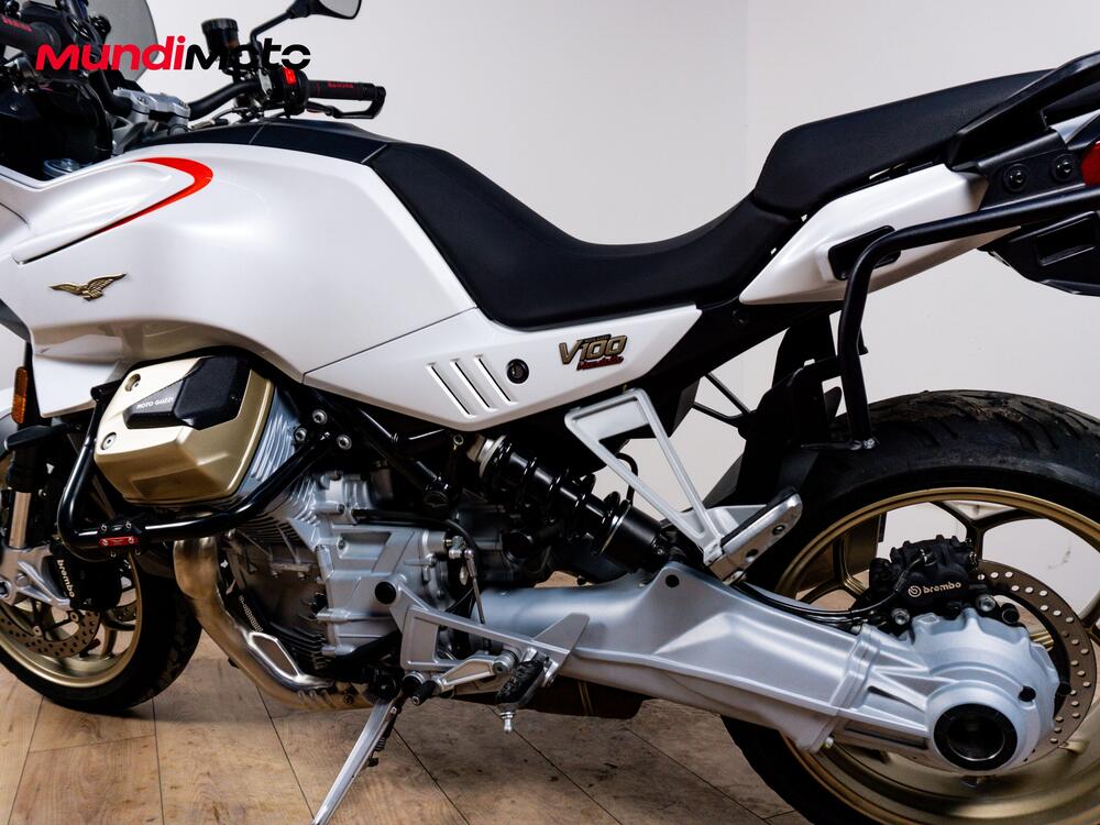 Moto Guzzi V100 Mandello (2022 - 24) (10)