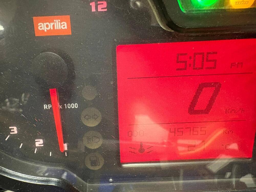 Aprilia Tuono 1000 R Factory (2006 - 11) (5)