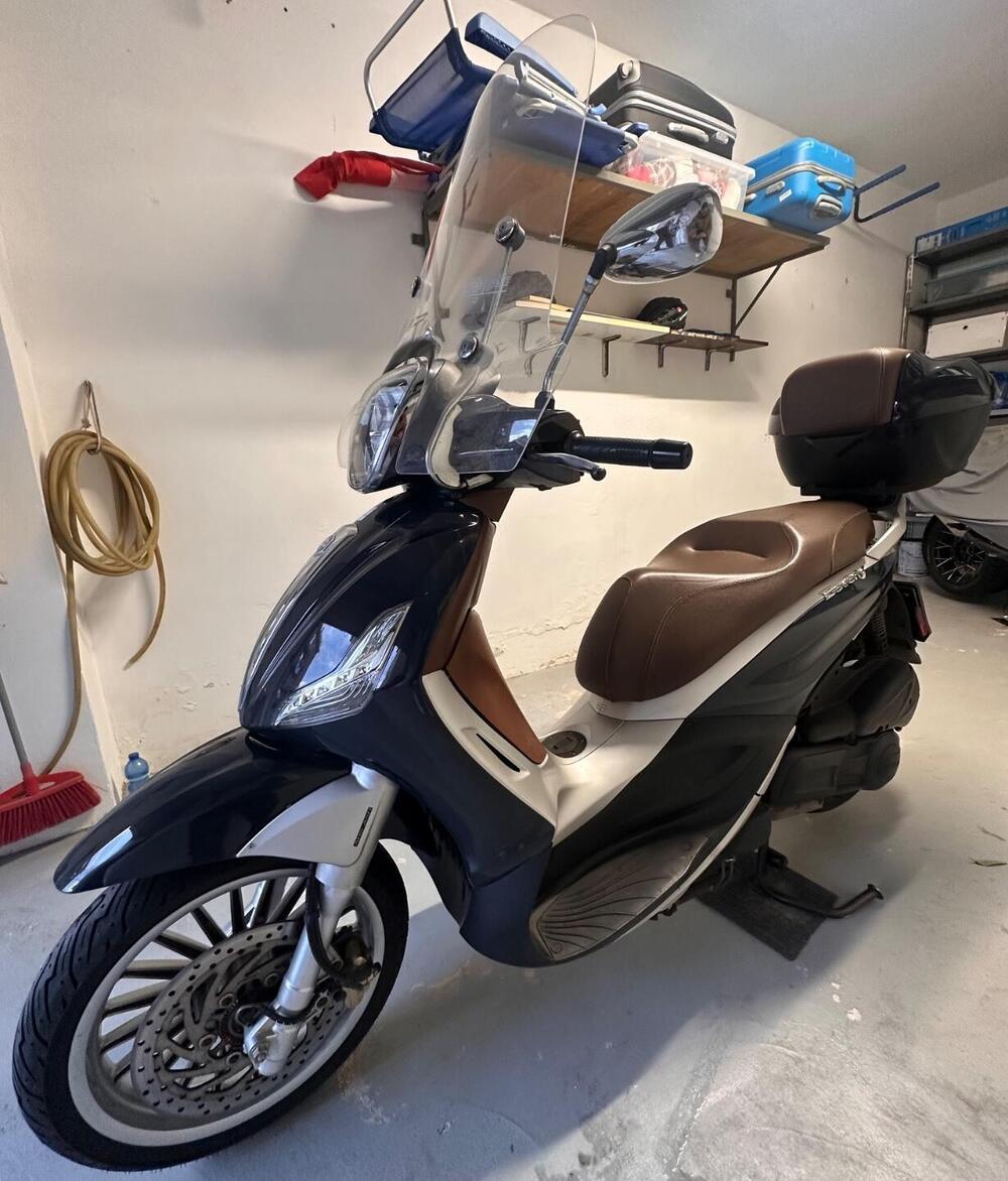 Piaggio Beverly 300 i.e. ABS-ASR (2016 - 20) (2)