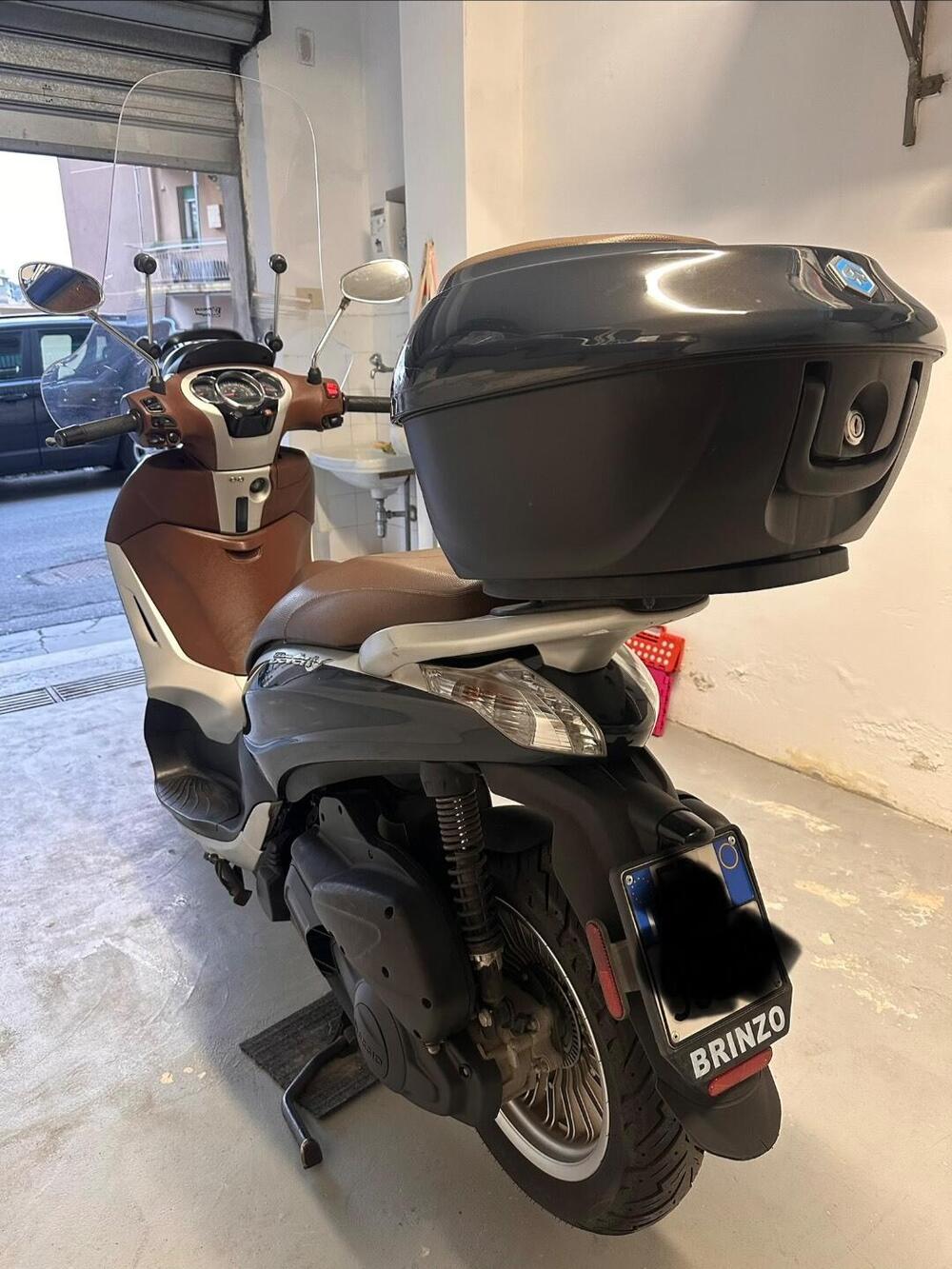 Piaggio Beverly 300 i.e. ABS-ASR (2016 - 20) (4)