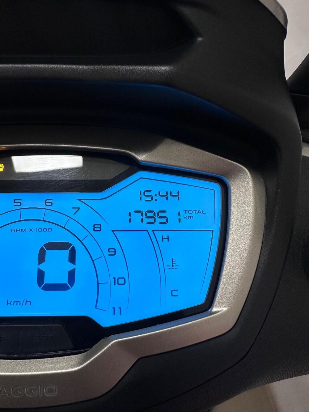 Piaggio Beverly 300 S i.e. ABS-ASR (2016 - 20) (3)