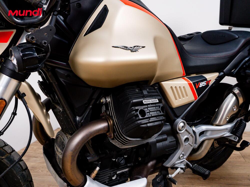Moto Guzzi V85 TT Travel (2020) (9)