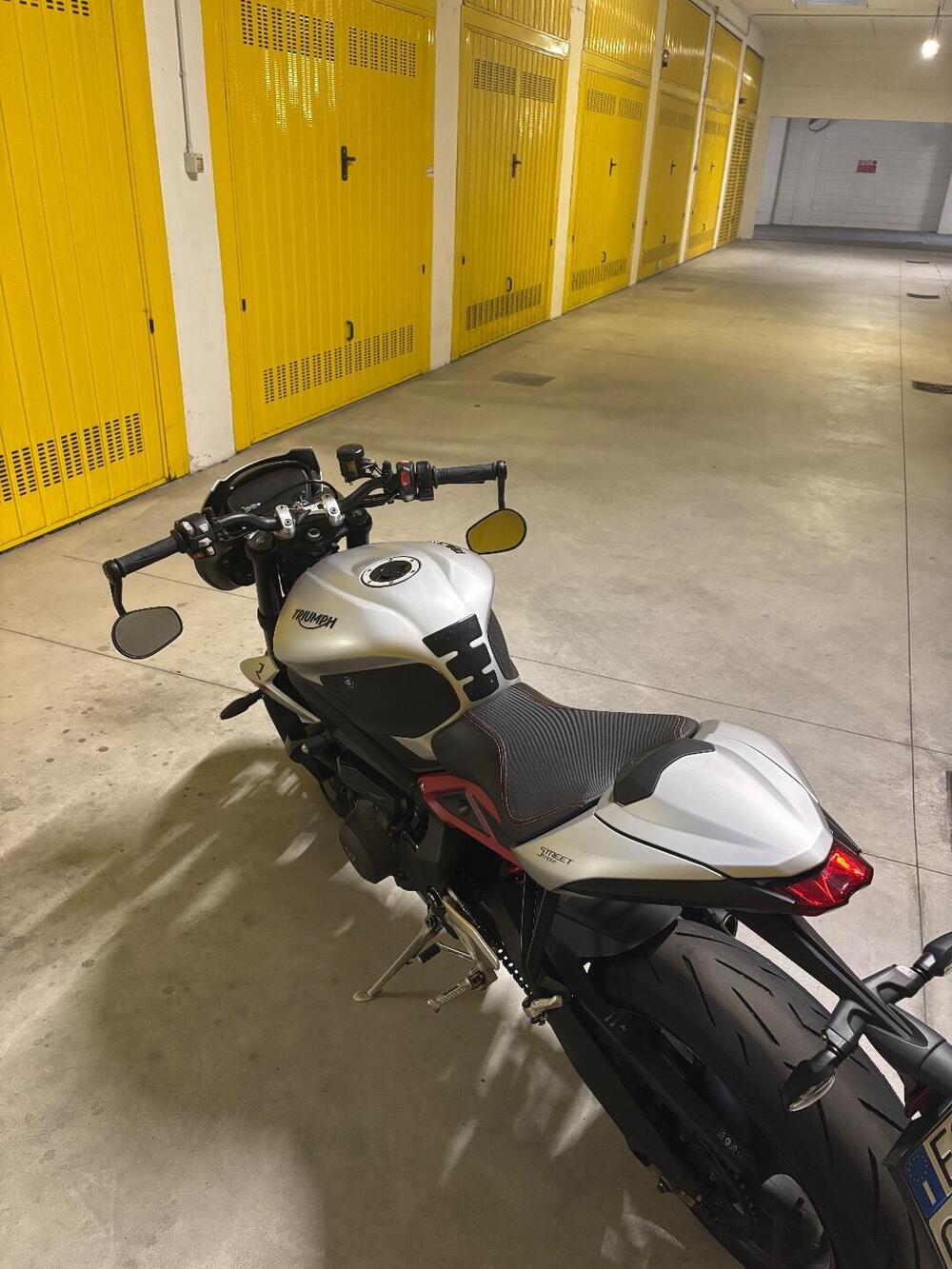 Triumph Street Triple R (2017 - 20) (3)