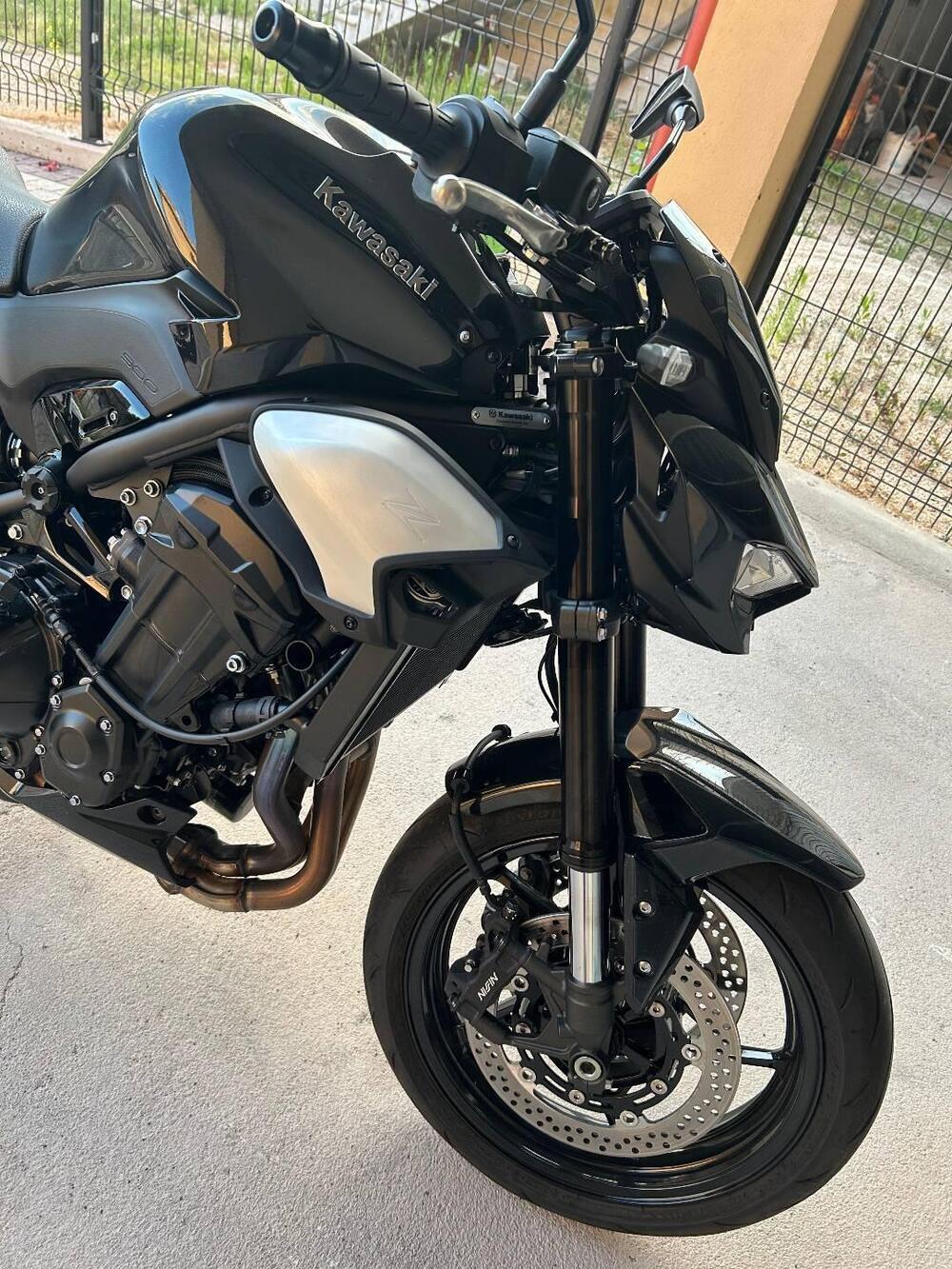 Kawasaki Z 900 (2025 - 26) (8)