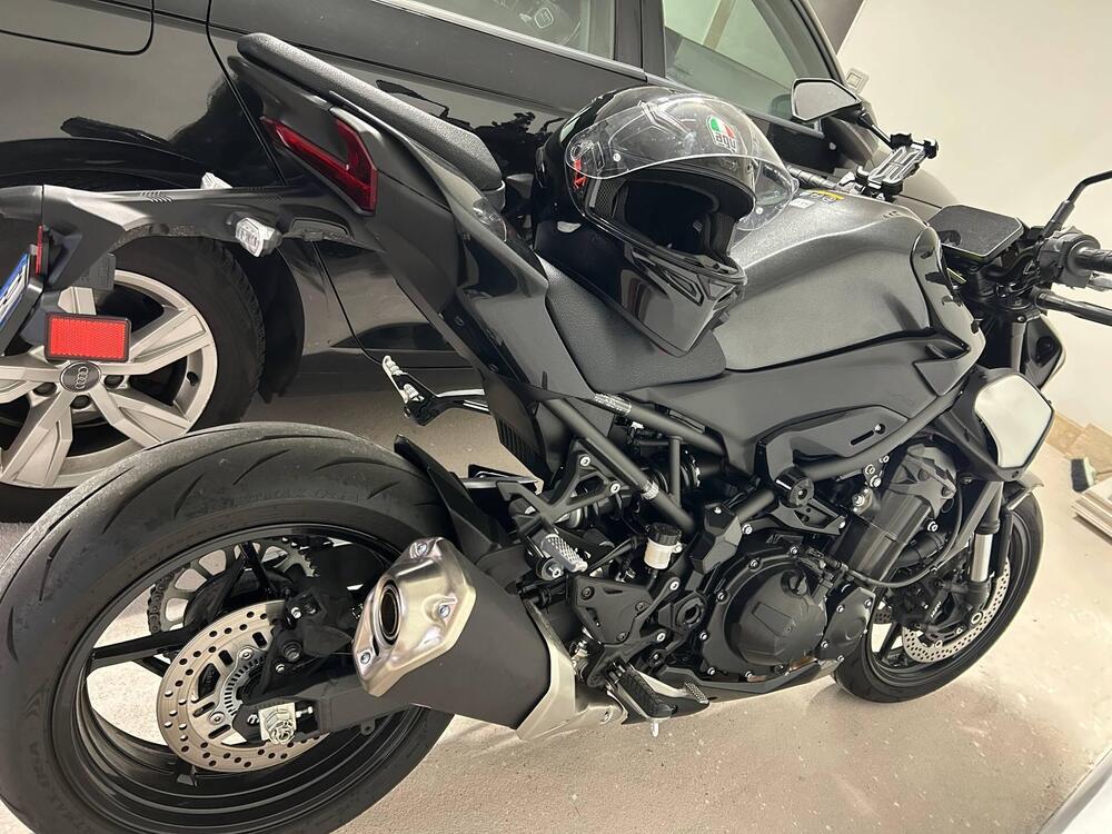 Kawasaki Z 900 (2025 - 26) (11)